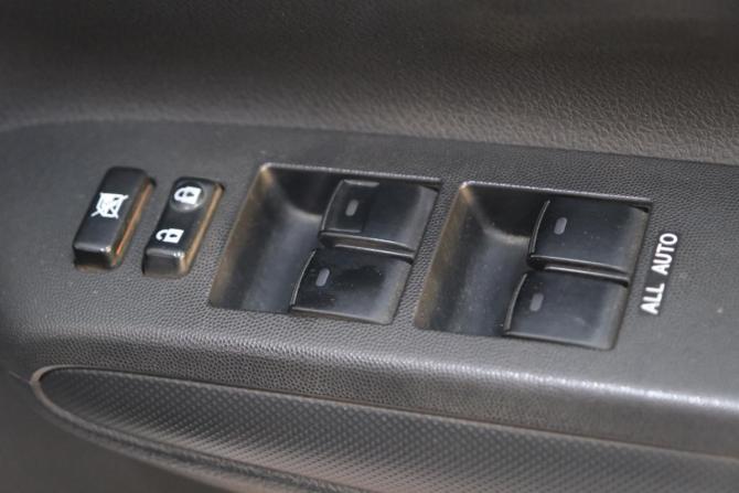 Toyota Wish II с пробегом 2011 года, цена 1 319 000 рублей, 200900 км, минивэн, Автокод Объявления