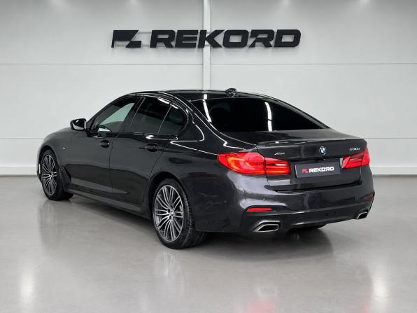 BMW 5 серии VII (G30/G31/G38) с пробегом 2019 года, цена 3 299 000 рублей, 293858 км, седан, Автокод Объявления