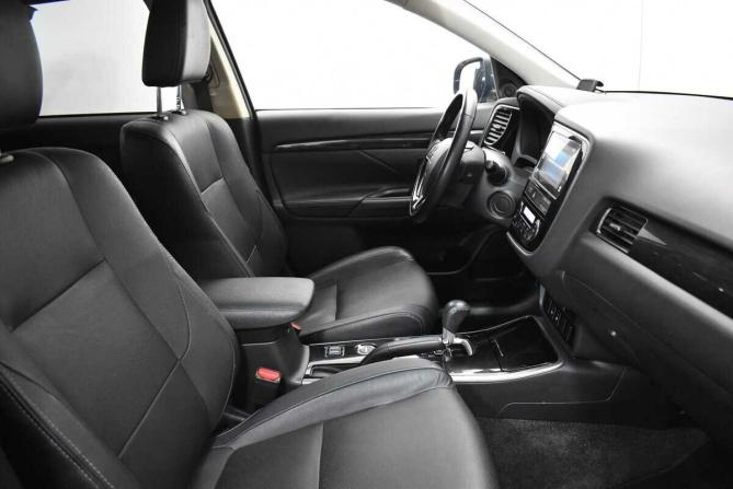 Mitsubishi Outlander III Рестайлинг 2 с пробегом 2018 года, цена 1 950 000 рублей, 117965 км, внедорожник, Автокод Объявления