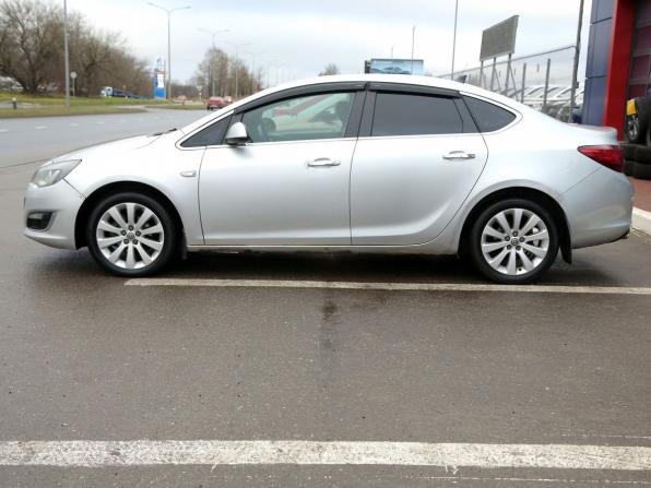 Opel Astra J Рестайлинг с пробегом 2013 года, цена 468 000 рублей, 221500 км, седан, Автокод Объявления