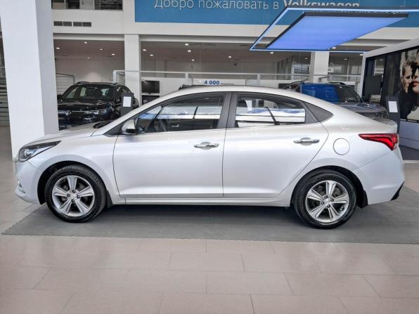 Hyundai Solaris II с пробегом 2018 года, цена 1 628 000 рублей, 51087 км, седан, Автокод Объявления