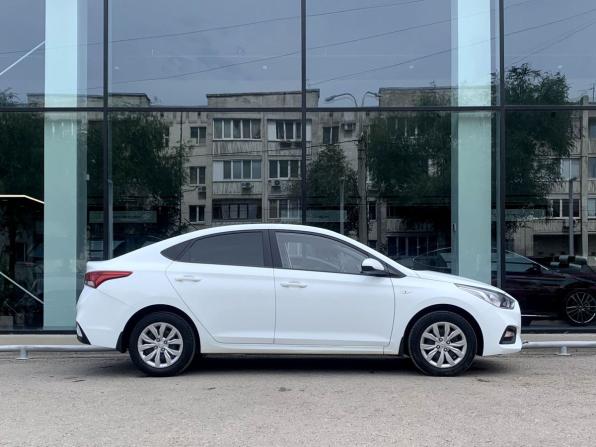Hyundai Solaris II с пробегом 2020 года, цена 1 447 000 рублей, 97000 км, седан, Автокод Объявления