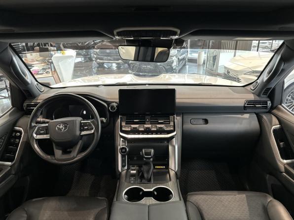 Toyota Land Cruiser 300 Series с пробегом 2021 года, цена 9 988 000 рублей, 82008 км, внедорожник, Автокод Объявления