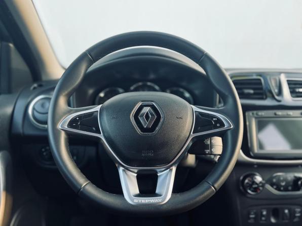 Renault Sandero II Рестайлинг с пробегом 2022 года, цена 1 450 000 рублей, 29000 км, хэтчбек, Автокод Объявления