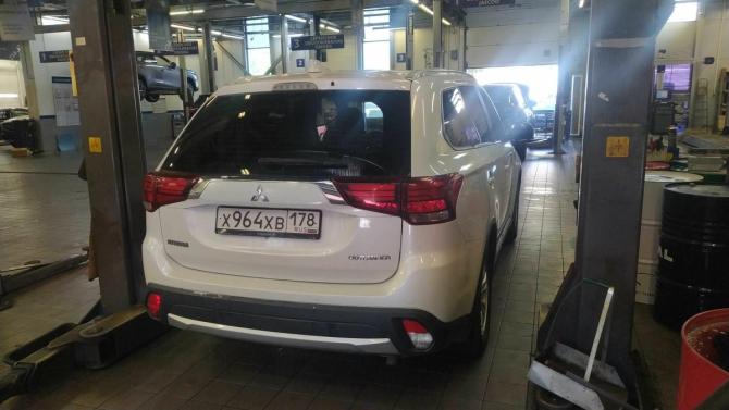 Mitsubishi Outlander III Рестайлинг 2 с пробегом 2017 года, цена 1 670 000 рублей, 115045 км, внедорожник, Автокод Объявления