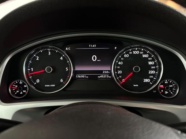 Volkswagen Touareg II с пробегом 2011 года, цена 2 420 000 рублей, 176906 км, внедорожник, Автокод Объявления