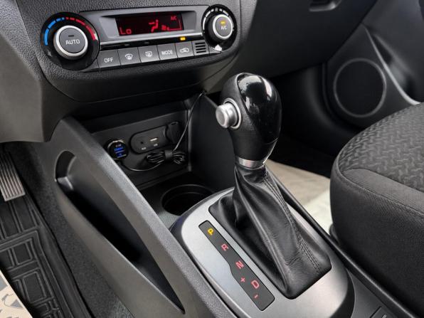 Kia Rio III Рестайлинг с пробегом 2016 года, цена 1 100 000 рублей, 105762 км, седан, Автокод Объявления