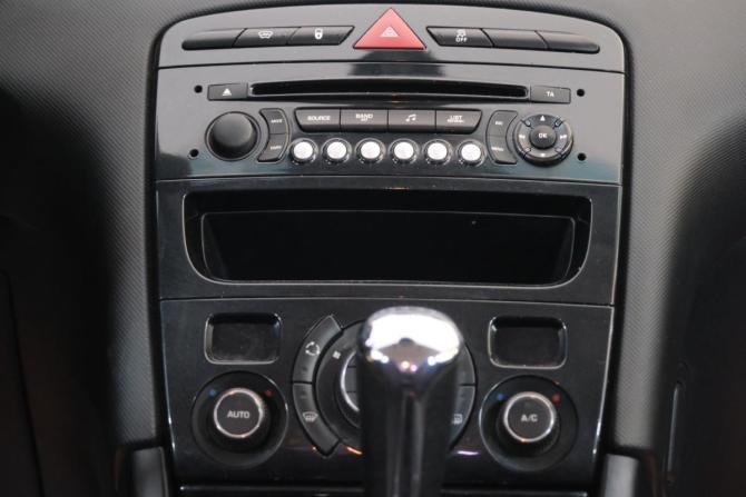 Peugeot 408 I с пробегом 2012 года, цена 599 000 рублей, 216000 км, седан, Автокод Объявления