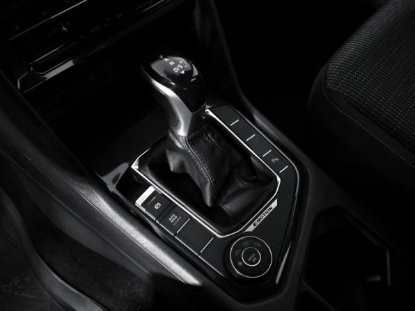 Volkswagen Tiguan II Рестайлинг с пробегом 2021 года, цена 2 235 000 рублей, 184951 км, внедорожник, Автокод Объявления