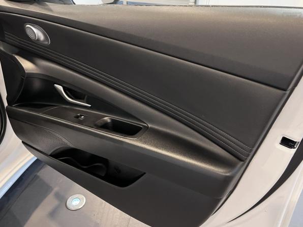 Hyundai Elantra VII (CN7) с пробегом 2022 года, цена 2 020 000 рублей, 107355 км, седан, Автокод Объявления