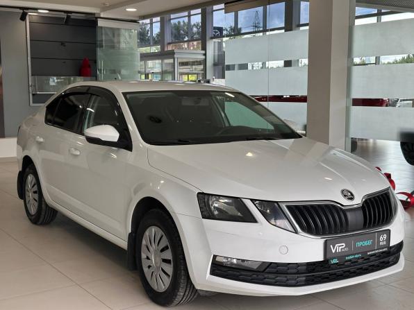 Skoda Octavia III (A7) Рестайлинг с пробегом 2018 года, цена 1 297 000 рублей, 259261 км, лифтбек, Автокод Объявления