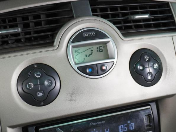 Renault Scenic II Рестайлинг с пробегом 2009 года, цена 520 000 рублей, 240170 км, компактвэн, Автокод Объявления