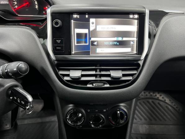 Peugeot 208 I с пробегом 2013 года, цена 650 000 рублей, 123739 км, хэтчбек, Автокод Объявления