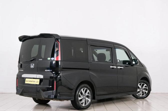 Honda Stepwgn V с пробегом 2016 года, цена 1 949 000 рублей, 107320 км, минивэн, Автокод Объявления