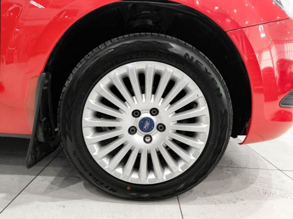 Ford Focus II Рестайлинг с пробегом 2011 года, цена 599 000 рублей, 167861 км, седан, Автокод Объявления