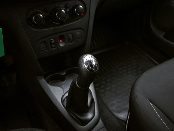 Renault Sandero II Рестайлинг с пробегом 2019 года, цена 1 149 000 рублей, 130360 км, хэтчбек, Автокод Объявления