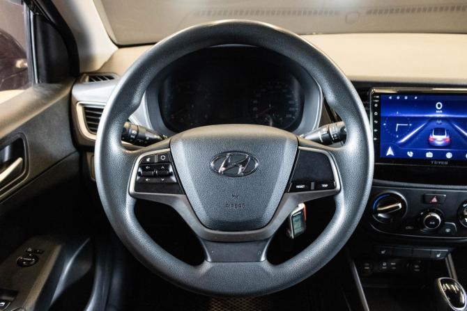 Hyundai Solaris II с пробегом 2017 года, цена 1 399 000 рублей, 108732 км, седан, Автокод Объявления