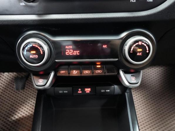 Kia Rio IV с пробегом 2018 года, цена 885 000 рублей, 217000 км, седан, Автокод Объявления