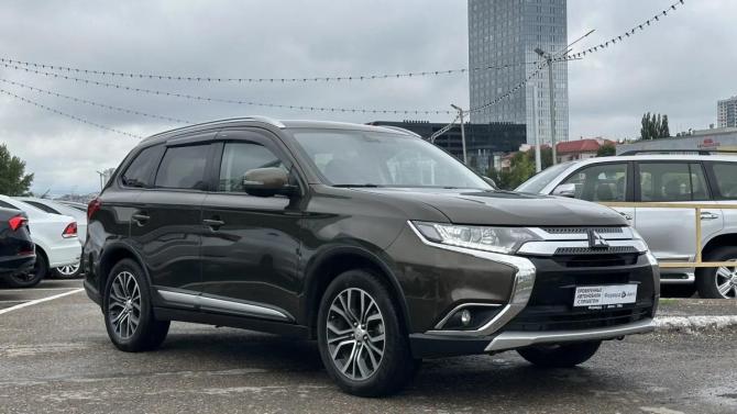 Mitsubishi Outlander III Рестайлинг 2 с пробегом 2017 года, цена 1 520 000 рублей, 241912 км, внедорожник, Автокод Объявления