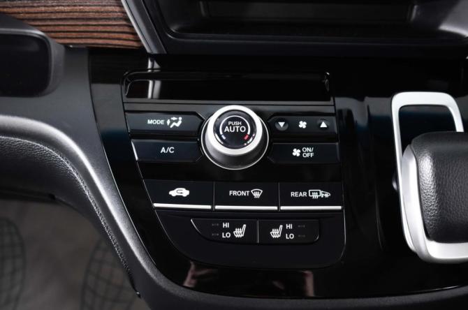 Honda Freed II Рестайлинг с пробегом 2022 года, цена 2 199 000 рублей, 42623 км, компактвэн, Автокод Объявления