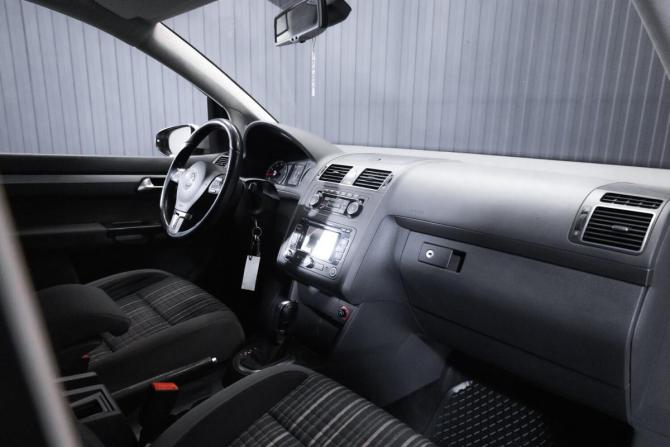 Volkswagen Touran I Рестайлинг 2 с пробегом 2011 года, цена 1 199 000 рублей, 125325 км, компактвэн, Автокод Объявления
