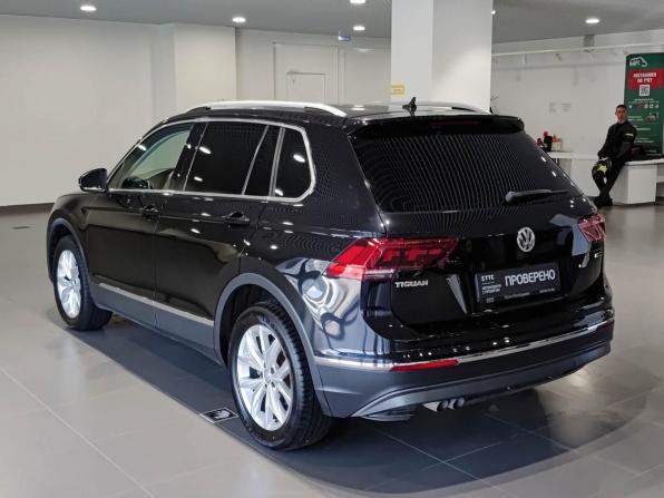 Volkswagen Tiguan II с пробегом 2018 года, цена 2 725 000 рублей, 140477 км, внедорожник, Автокод Объявления