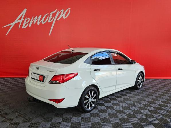 Hyundai Solaris I Рестайлинг с пробегом 2015 года, цена 950 000 рублей, 110646 км, седан, Автокод Объявления