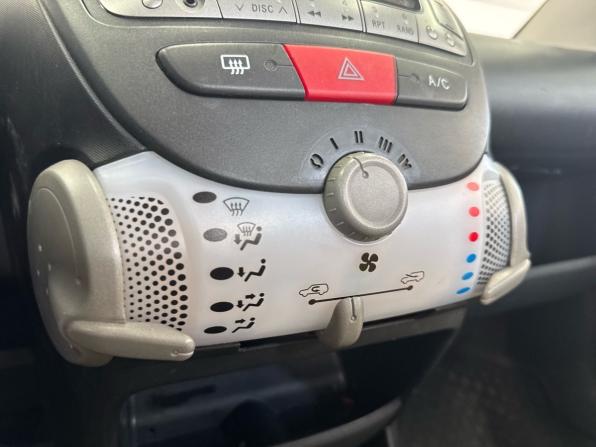 Peugeot 107 I Рестайлинг 2 с пробегом 2012 года, цена 550 000 рублей, 115699 км, хэтчбек, Автокод Объявления