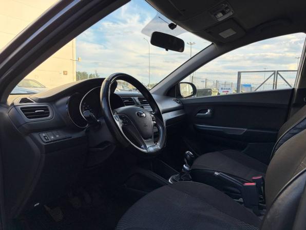 Kia Rio III Рестайлинг с пробегом 2017 года, цена 1 099 000 рублей, 97265 км, седан, Автокод Объявления