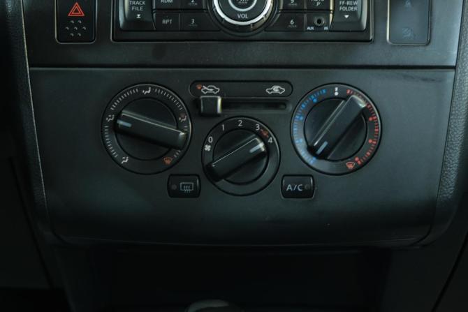 Nissan Tiida I с пробегом 2010 года, цена 889 000 рублей, 140000 км, хэтчбек, Автокод Объявления
