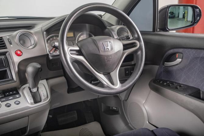 Honda Stream II Рестайлинг с пробегом 2011 года, цена 1 099 000 рублей, 251000 км, компактвэн, Автокод Объявления