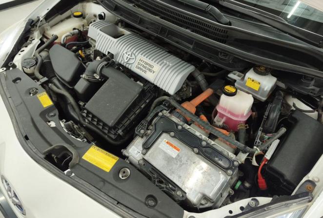 Toyota Prius III (XW30) с пробегом 2009 года, цена 1 029 000 рублей, 221641 км, лифтбек, Автокод Объявления