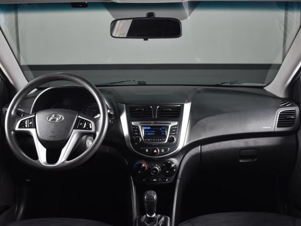 Hyundai Solaris I Рестайлинг с пробегом 2015 года, цена 849 995 рублей, 177608 км, хэтчбек, Автокод Объявления