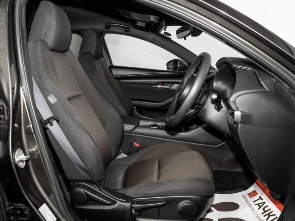 Mazda 3 IV (BP) с пробегом 2021 года, цена 1 630 000 рублей, 83126 км, хэтчбек, Автокод Объявления