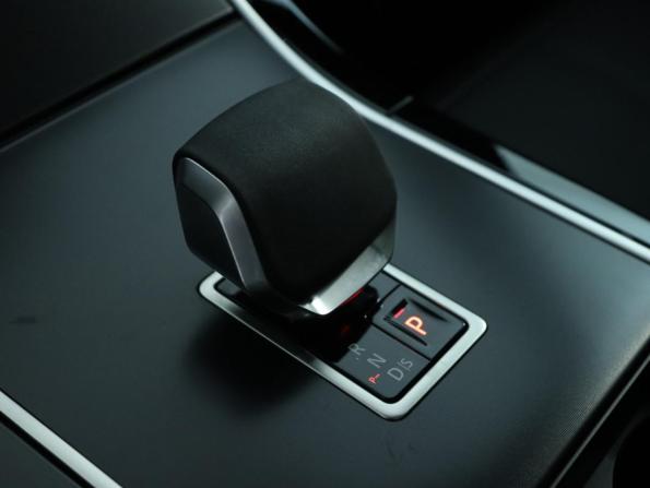 Land Rover Range Rover Velar I Рестайлинг с пробегом 2025 года, цена 7 950 000 рублей, 10349 км, внедорожник, Автокод Объявления