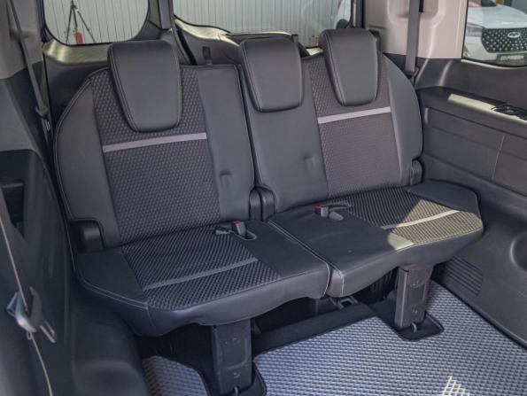 Honda Stepwgn V с пробегом 2015 года, цена 1 765 000 рублей, 165281 км, минивэн, Автокод Объявления