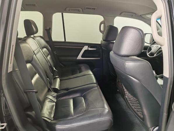 Toyota Land Cruiser 200 Series Рестайлинг 2 с пробегом 2015 года, цена 4 800 000 рублей, 199129 км, внедорожник, Автокод Объявления