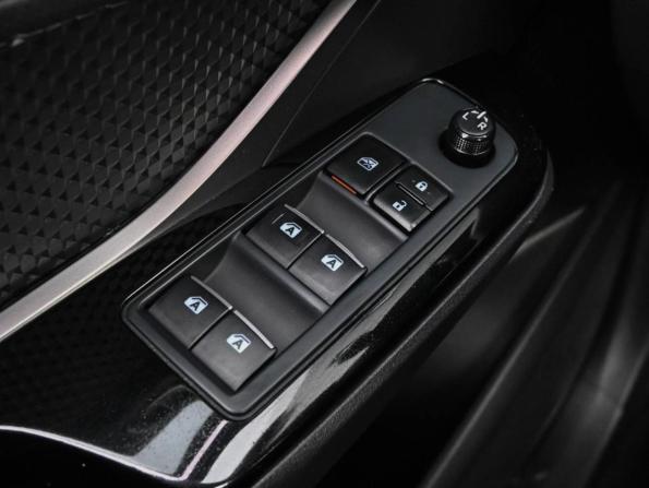 Toyota C-HR I Рестайлинг с пробегом 2019 года, цена 2 329 000 рублей, 137207 км, внедорожник, Автокод Объявления