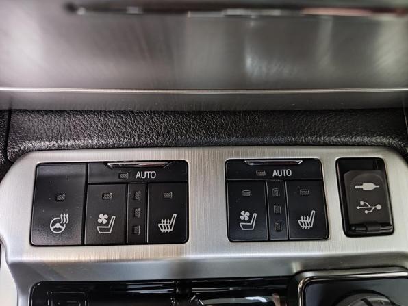 Toyota Land Cruiser 200 Series Рестайлинг 2 с пробегом 2016 года, цена 6 690 000 рублей, 94129 км, внедорожник, Автокод Объявления