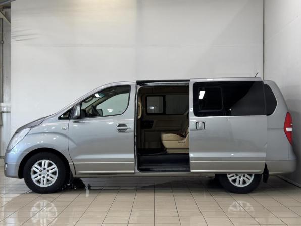 Hyundai H-1 II Рестайлинг с пробегом 2016 года, цена 2 099 000 рублей, 169749 км, минивэн, Автокод Объявления