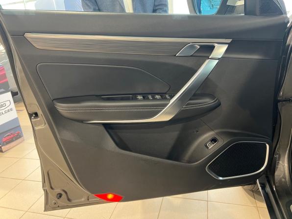 Geely Atlas Pro с пробегом 2023 года, цена 2 055 900 рублей, 56862 км, внедорожник, Автокод Объявления