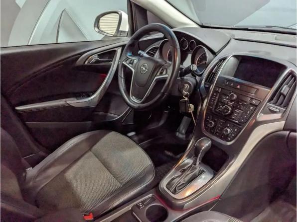 Opel Astra J с пробегом 2011 года, цена 695 000 рублей, 172973 км, универсал, Автокод Объявления