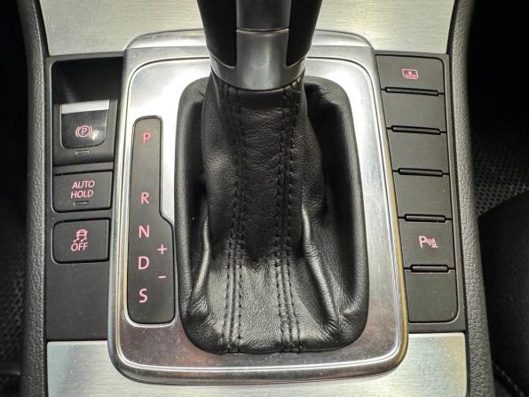 Volkswagen Passat B7 с пробегом 2011 года, цена 999 000 рублей, 203420 км, седан, Автокод Объявления