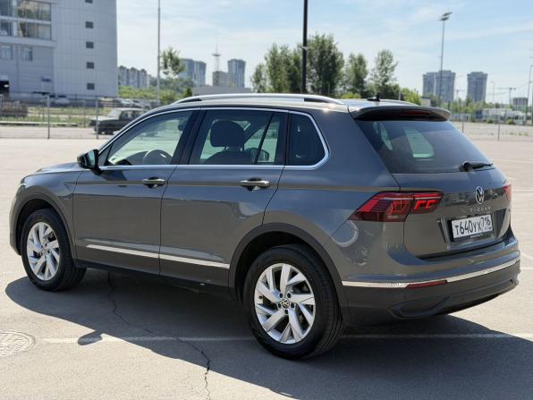 Volkswagen Tiguan II Рестайлинг с пробегом 2021 года, цена 3 700 000 рублей, 37114 км, внедорожник, Автокод Объявления