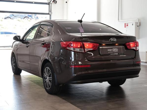 Kia Rio III Рестайлинг с пробегом 2017 года, цена 1 035 000 рублей, 159800 км, седан, Автокод Объявления