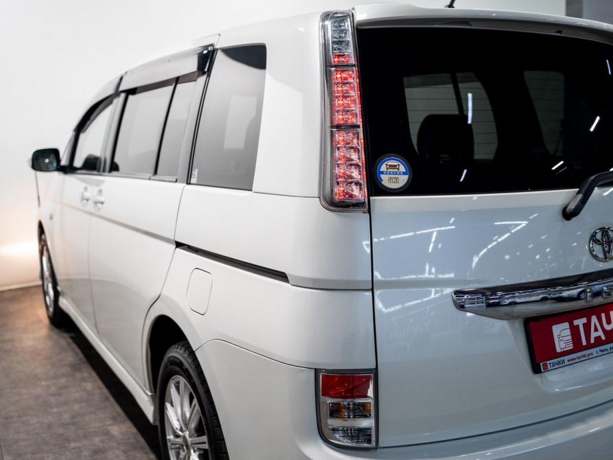 Toyota ISis I Рестайлинг Чита  - изображение 21