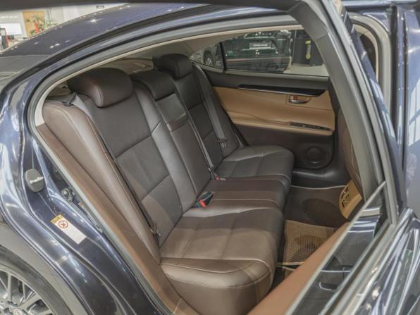 Lexus ES VI Рестайлинг с пробегом 2018 года, цена 2 379 000 рублей, 173556 км, седан, Автокод Объявления