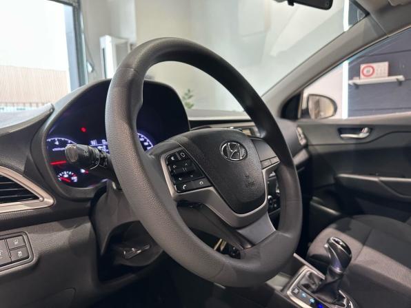 Hyundai Solaris II Рестайлинг с пробегом 2020 года, цена 995 000 рублей, 341485 км, седан, Автокод Объявления