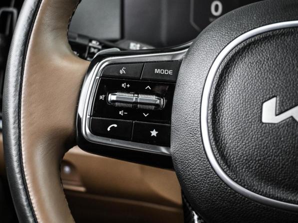 Kia Sorento IV Рестайлинг с пробегом 2024 года, цена 5 599 000 рублей, 57380 км, внедорожник, Автокод Объявления