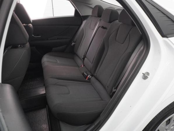Hyundai Elantra VII (CN7) с пробегом 2022 года, цена 1 999 000 рублей, 59277 км, седан, Автокод Объявления